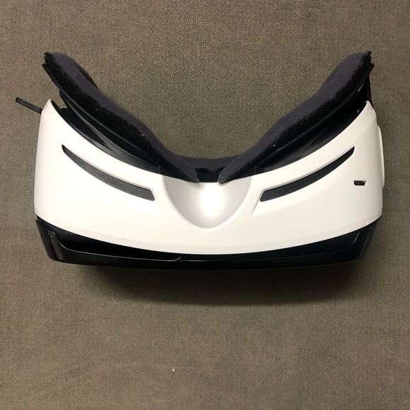 Samsung Gear VR Oculus 2015 Virtual Reality Headset Note5 S6 S7 Edge White - Picture 6 of 10